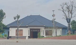 ‘Lều’ canh vịt như biệt phủ lừng lững giữa cánh đồng ở ngoại thành Hà Nội