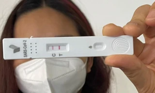 Nhộn nhịp thị trường kit test nhanh COVID-19 ở Hà Nội