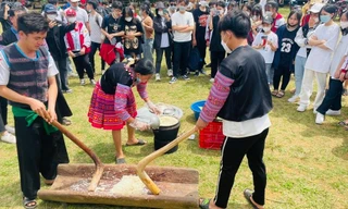 Khôi phục phiên chợ vùng cao trên cung đường đến với Vân Hồ