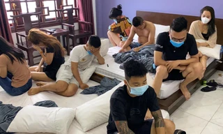 Giữa tâm dịch Bắc Ninh, 11 thanh niên tụ tập bay lắc trong khách sạn