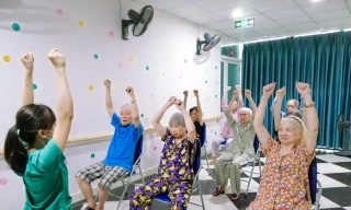 Cảnh sinh hoạt 'nội bất xuất, ngoại bất nhập' trong trung tâm dưỡng lão Hà Nội