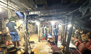 Gần 100 cảnh sát khám xét diện rộng đường dây khai thác vàng trái phép, bắt 47 đối tượng 