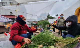 Lá mùi già - phong vị Tết ở chợ quê ngày cuối năm