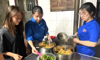 Sát cánh cùng sĩ tử nuôi giấc mơ vào đại học