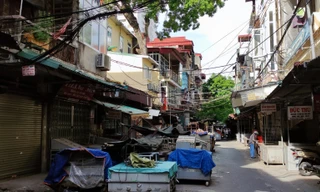 Ngắm cảnh khác lạ của chợ Trời Hà Nội giữa những ngày giãn cách xã hội