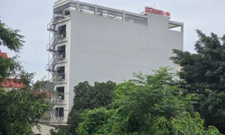 Nhà hàng, khách sạn mọc tràn lan trên đất công, đất nông nghiệp ngoại thành Hà Nội chậm bị xử lý