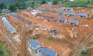 Không khí hối hả trên công trường khu tái thiết Sàng Ma Sáo