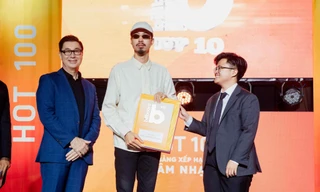 Đen Vâu "mang giải về cho mẹ", cùng lúc ẵm tận 4 giải thưởng Top 10 BXH Billboard Vietnam