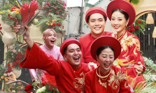 Khả Như gây chú ý với màn đạp xích lô "đưa bạn về dinh" trong lễ vu quy của Liêu Hà Trinh