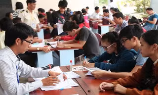 Đại học xét chứng chỉ quốc tế: Trung tâm IELTS "mọc" như nấm, phụ huynh, học sinh trăn trở
