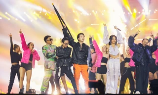 Rap Việt Concert "bùng nổ" với 45 tiết mục, MC Thành Cry "bắn rap" cực sung cùng Rhymastic