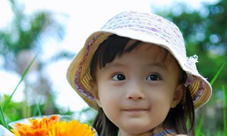 Thiên thần nhí 5 tuổi khiến dân mạng phát sốt