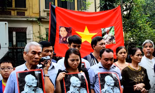 Đẫm lệ một sáng thu Hà Nội