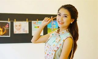 Nữ sinh Học viện Hàng không khoe nụ cười rạng rỡ