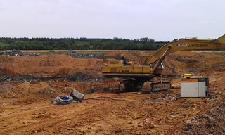 Nhà máy xi măng “tra tấn” dân