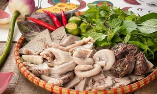 Những 'đại kỵ' khi ăn lòng lợn, biết để tránh rước cả ổ vi khuẩn vào thân