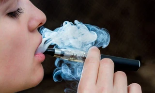 Chuyên gia y tế nói gì về thông tin 'thuốc lá thế hệ mới không độc hại'