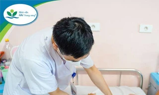 Bé gái đột ngột sưng đùi rồi liệt và teo luôn chân, bác sĩ cảnh báo căn bệnh cực kỳ nguy hiểm
