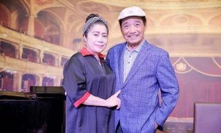 NSND Trần Hiếu và vợ kém 18 tuổi.