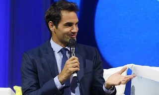 Federer vinh dự nhận bằng tiến sĩ của trường Đại học Basel, Thụy Sỹ. 