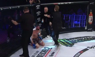 Gây hấn với trọng tài, võ sĩ McGregor đối mặt án cấm thi đấu