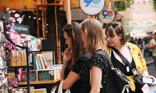 Điều hấp dẫn khiến du khách nước ngoài đến đường sách TPHCM tăng đột biến