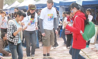 Bạn trẻ Việt Nam và thế giới trong một buổi giao lưu Ảnh: Hải Yến