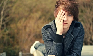 Anh ấy có 'bối rối' trước bạn?