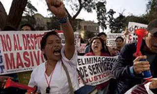 Giới bác sĩ, giáo viên Peru đình công suốt 5 tuần qua