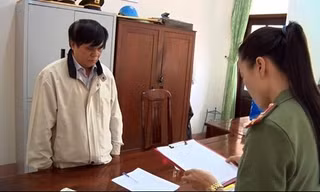 Vợ một phó giám đốc sở trục lợi trong vụ làm lộ đề thi tuyển công chức