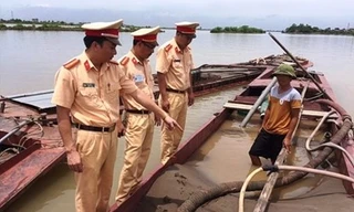 Phó Chánh văn phòng Sở GTVT Ninh Bình bị bắt vì liên quan ‘cát tặc’