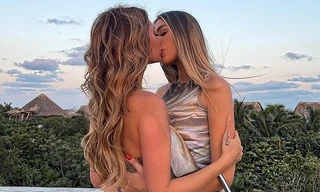 Loạt ảnh 'tình bể bình' của cặp sao truyền hình sau công khai yêu đồng giới