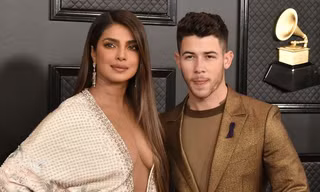 Hoa hậu Priyanka Chopra gọi chồng kém 10 tuổi là 'tình yêu của đời em'