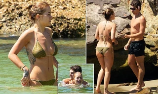 Rita Ora đi biển với trai lạ giữa tin đồn chia tay bạn trai vì COVID-19