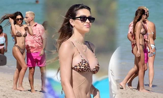 Amelia Hamlin tuổi 19 đầy sức sống với bikini, tình tứ ở biển với 'trai hư' Scott Disick