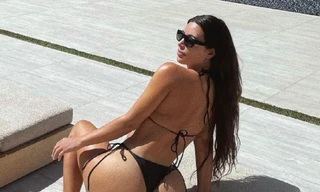 Kim Kardashian khoe 'siêu vòng 3' ăn mừng Instagram cán mốc 225 triệu follow