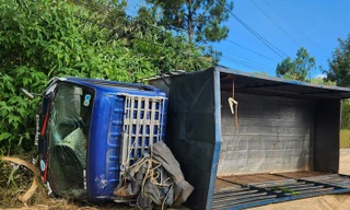 Xe tải tông liên tiếp vào mô tô và ô tô ở TP Đà Lạt, 2 thanh niên tử vong 