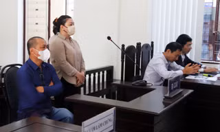 Tuyên án hai bị cáo vụ ‘đưa con đi chữa bệnh, nhận lại hũ tro cốt’