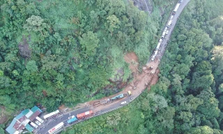 Một vụ tai nạn trên đèo Bảo Lộc