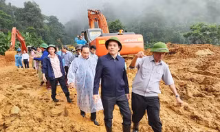 Phó Thủ tướng chỉ đạo rút bớt người và phương tiện ra khỏi khu vực sạt lở trên đèo Bảo Lộc