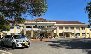 Tạm đình chỉ một bác sĩ nghi trục lợi bảo hiểm y tế hàng trăm triệu đồng