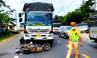 Va chạm với ô tô tải, một công an tử vong 