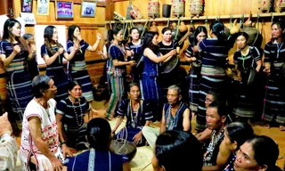 Lễ cưới khác biệt của người K'Ho tại nhà sàn