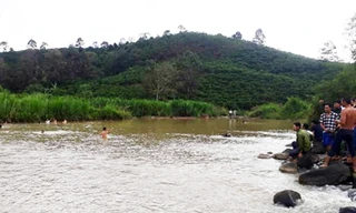 Cùng nhóm bạn tắm sông, học sinh lớp 5 đuối nước tử vong 