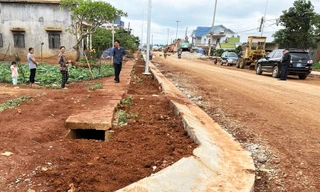 Hàng nghìn hộ hiến đất làm đường, buôn làng K’Ho thay áo mới