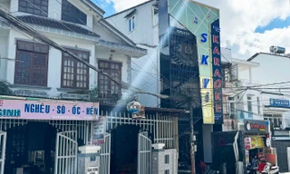 Mâu thuẫn khi trả tiền 'bo' cho tiếp viên karaoke, một người bị đâm chết