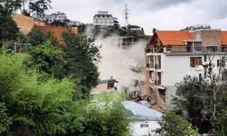 Vụ sạt lở kinh hoàng ở Đà Lạt: Chủ động đánh sập đoạn ta luy tiếp giáp