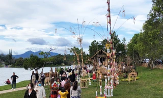 Những cây nêu linh vật của Tây Nguyên