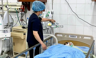 Uống rượu pha chuối hột, 2 anh em ruột tử vong