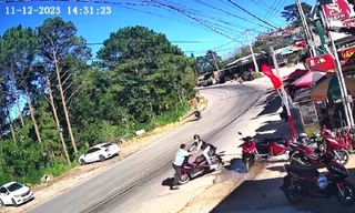 Chủ nhà nhanh như chớp chặn bắt tên trộm xe máy